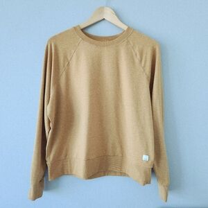 Vuori Women’s Long-Sleeve Halo Crew - Flax Heather - Size Medium - VW241